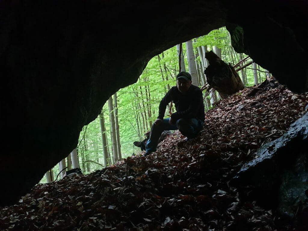 , OS Ružomberok > prieskum jaskýň pod Červeným grúňom na Liptove